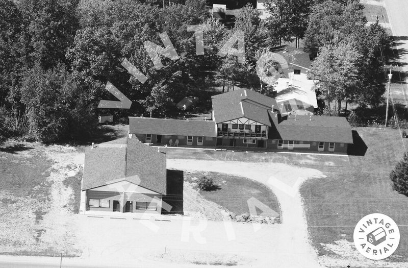 Unknown Motel (Markey Township Hall) - 1989